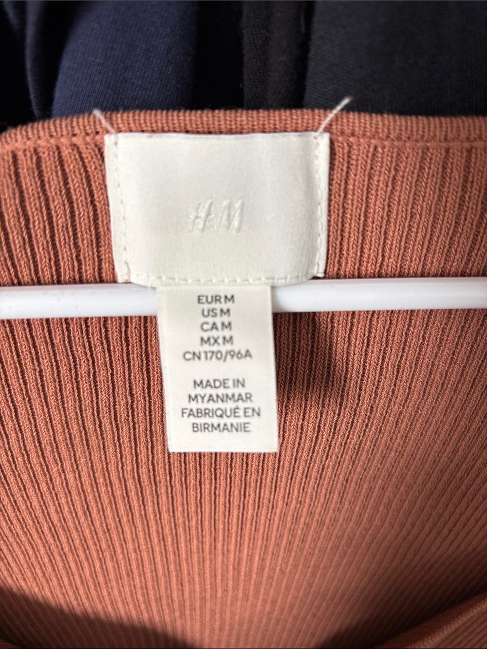 H&M Ribbed V-Notch Long Sleeve Top - Rust - Picture 2 of 2